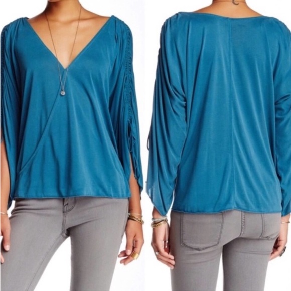FREE PEOPLE Teal Long Bell Sleeves Cross Over Top Size Medium - Picture 1 of 12
